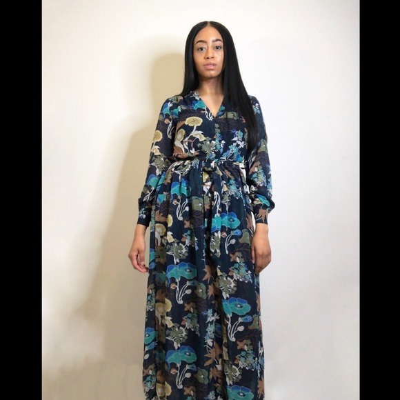 H&M Dresses & Skirts - Printed Maxi Dress